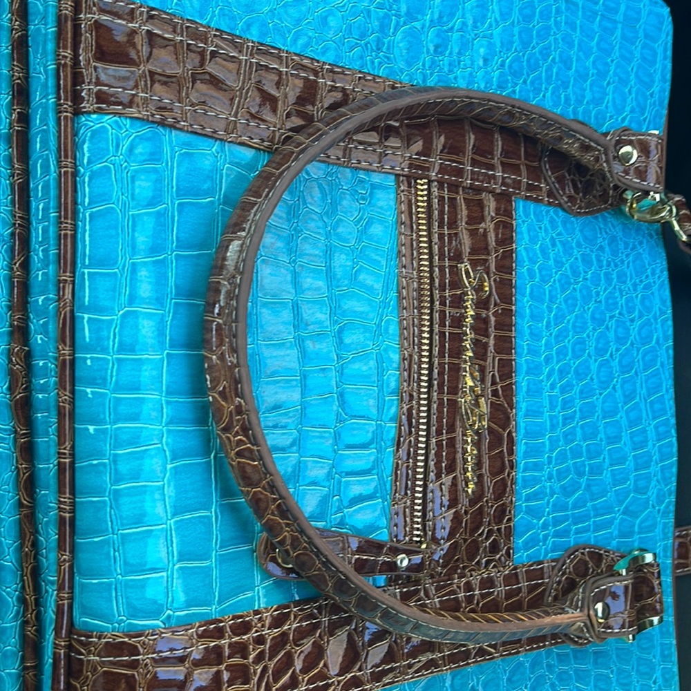 Samantha Brown croco embossed travel tote.New!!with make up bag!!!